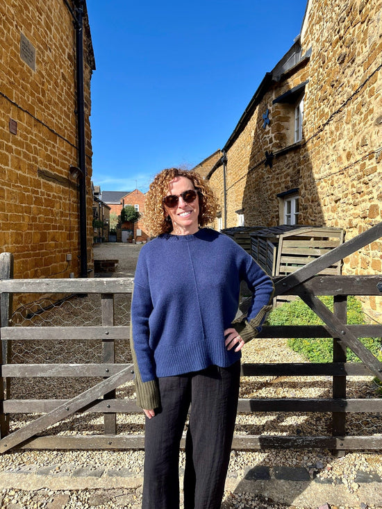 Absolut Cashmere Knitwear Candace Cashmere Jumper in Midnight Navy