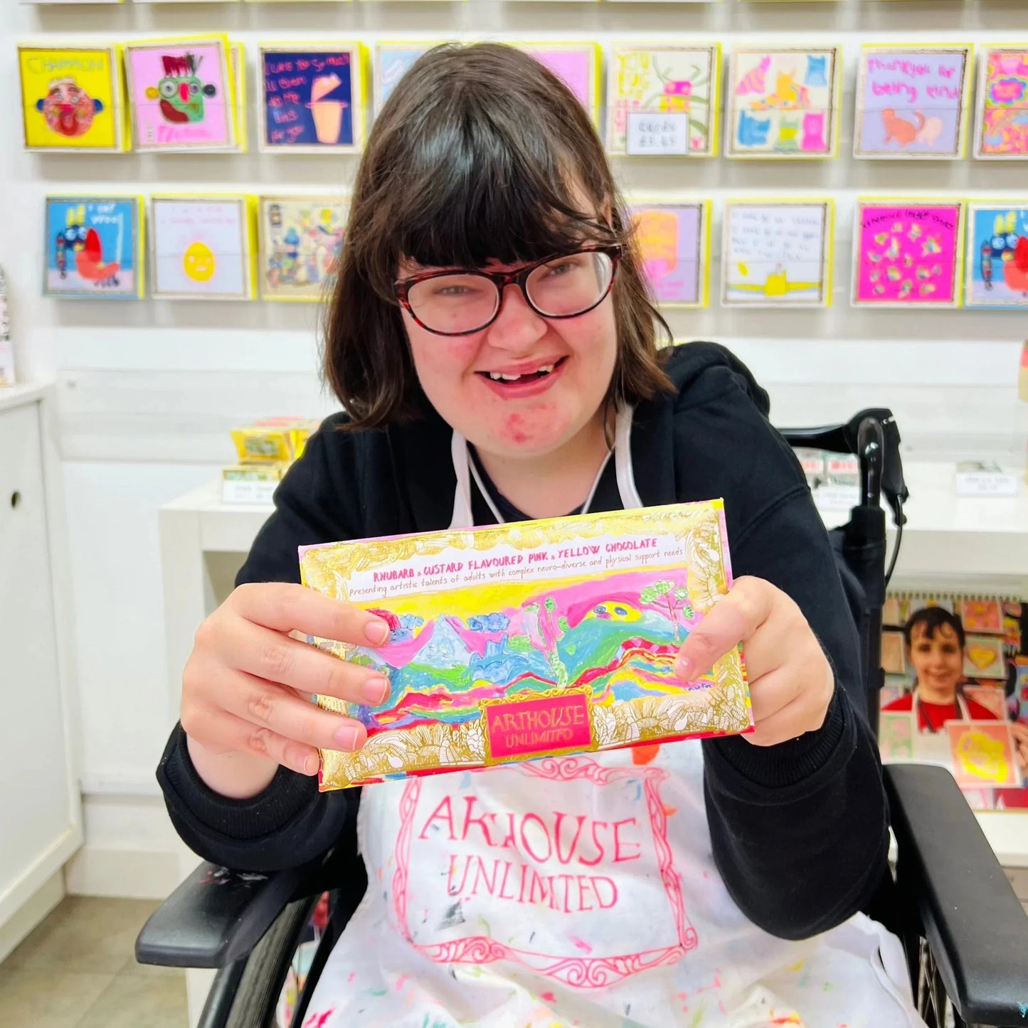 ARTHOUSE UNLIMITED Chocolate Peace, Rhubarb & Custard Flavoured Pink & Yellow Chocolate Bar