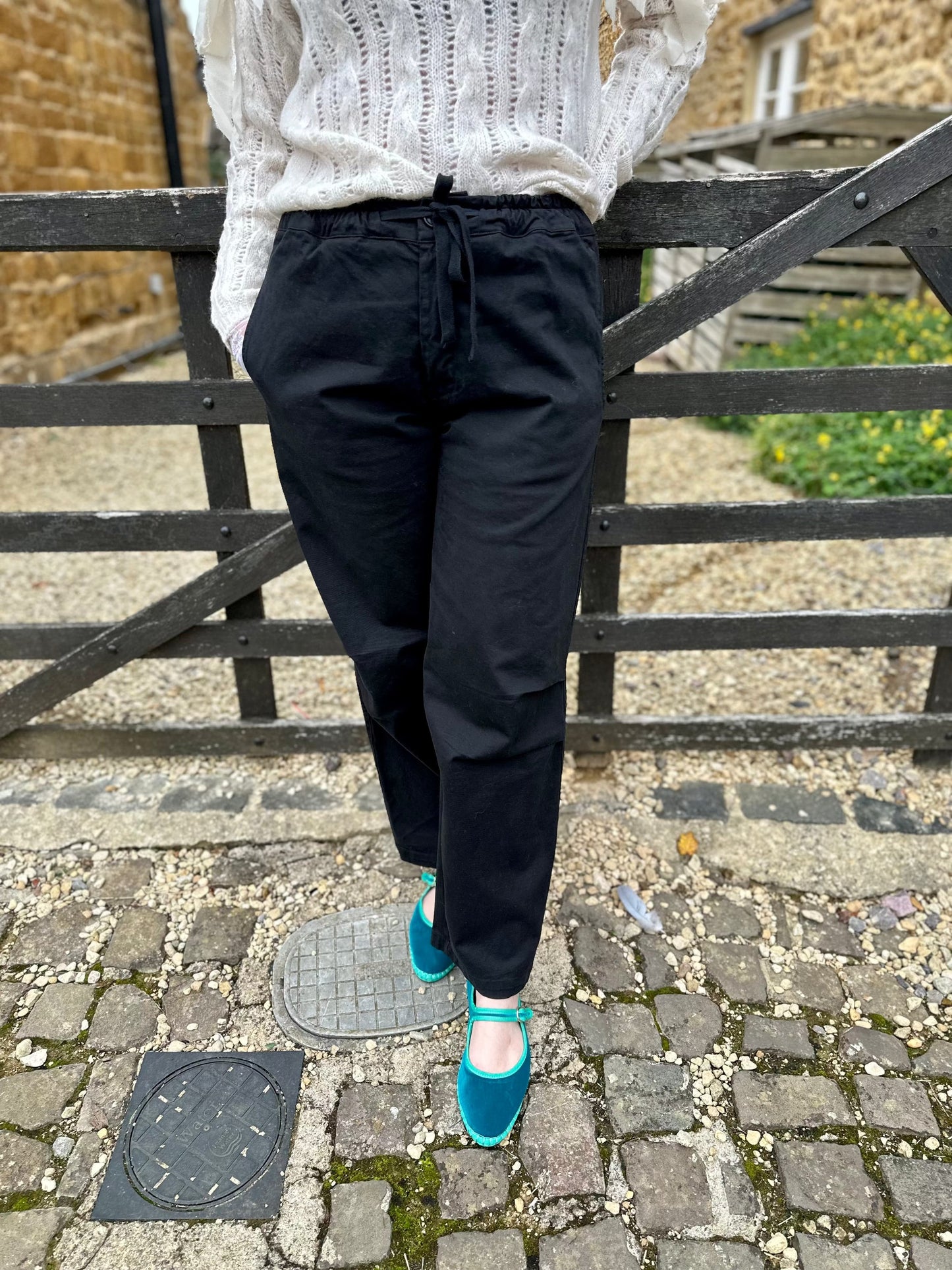 Crossley Trousers Relaxed Cargo Trousers in Black