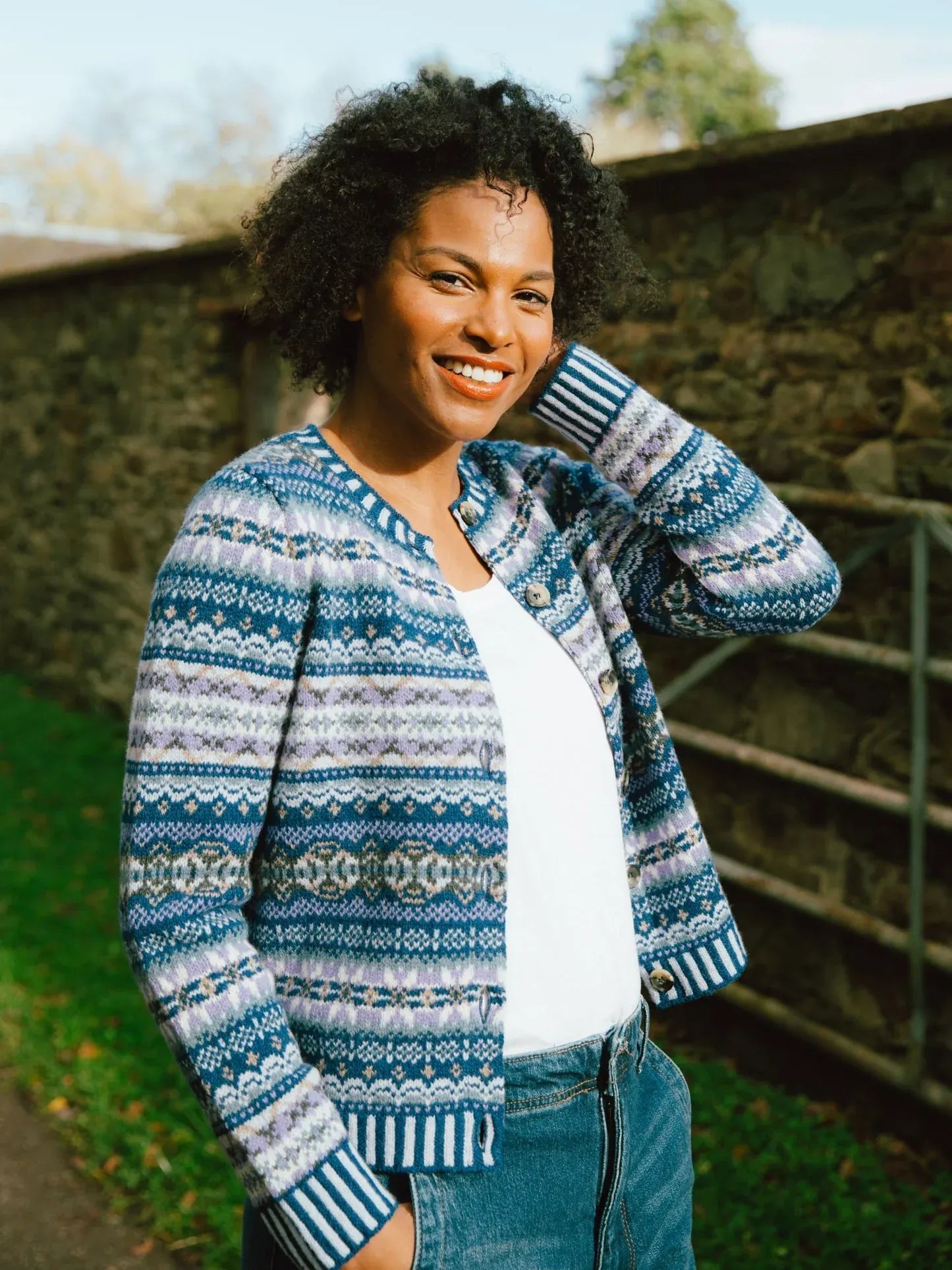 ERIBE Knitwear Knitwear Kinross Superfine Merino Cardigan in Sapphire