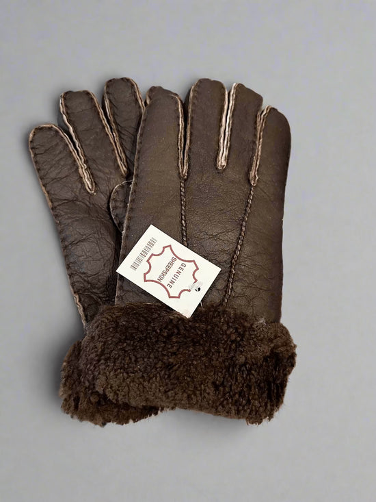 Hanlin Hats & Gloves CHOCOLATE Cosy Cuff Gloves - Sheepskin in Medium