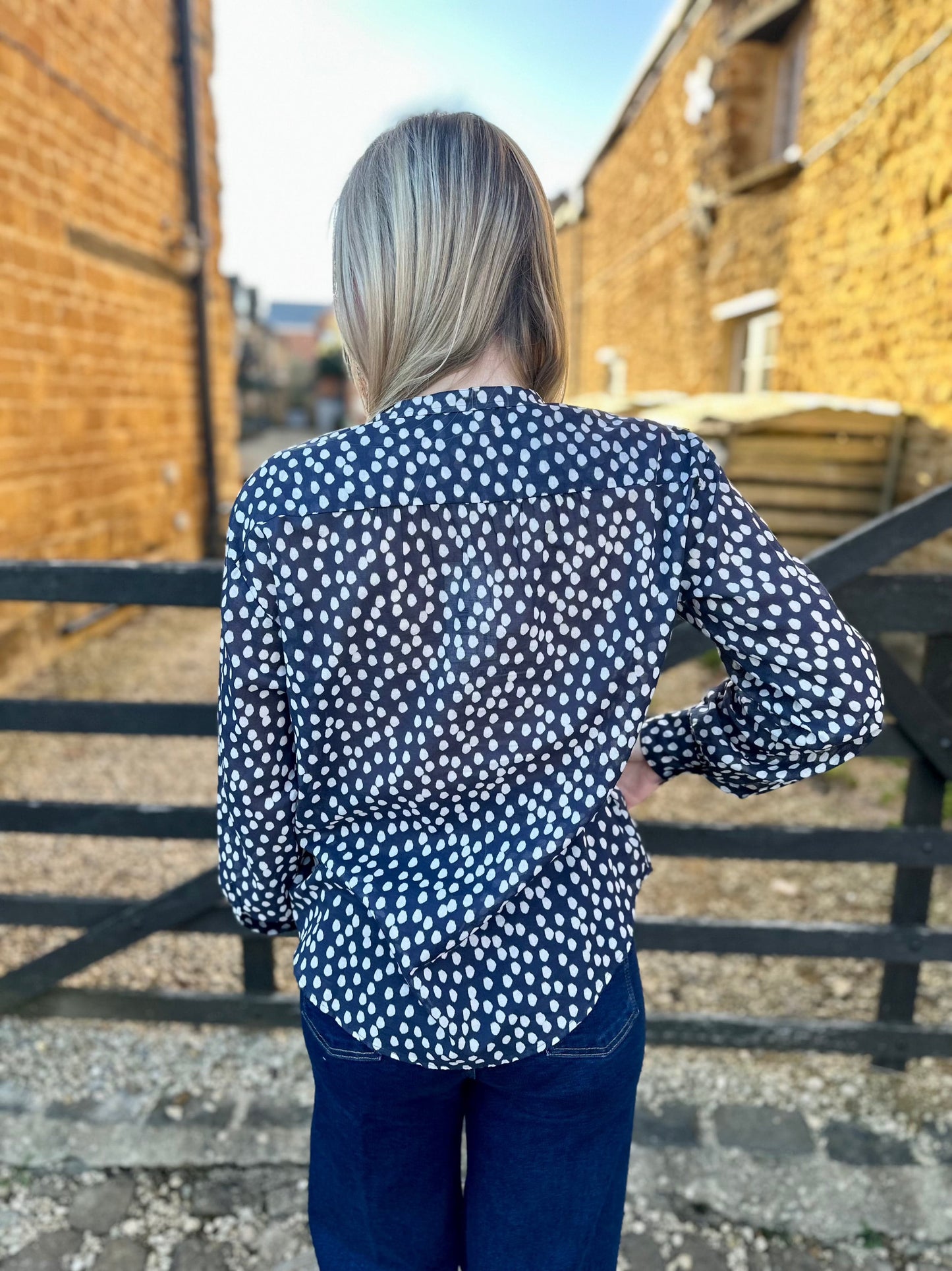 Hartford Tops Cody Popover Shirt in Navy & White