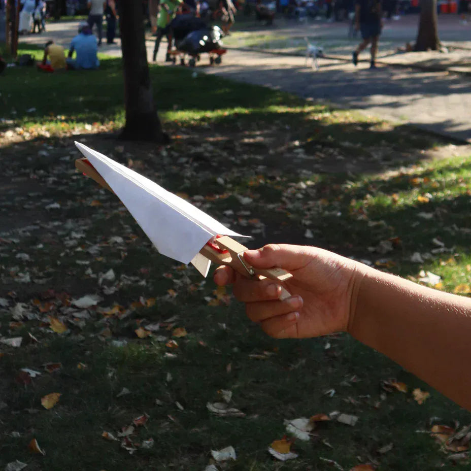 Kikkerland Gifts Huckleberry Paper Plane Launcher