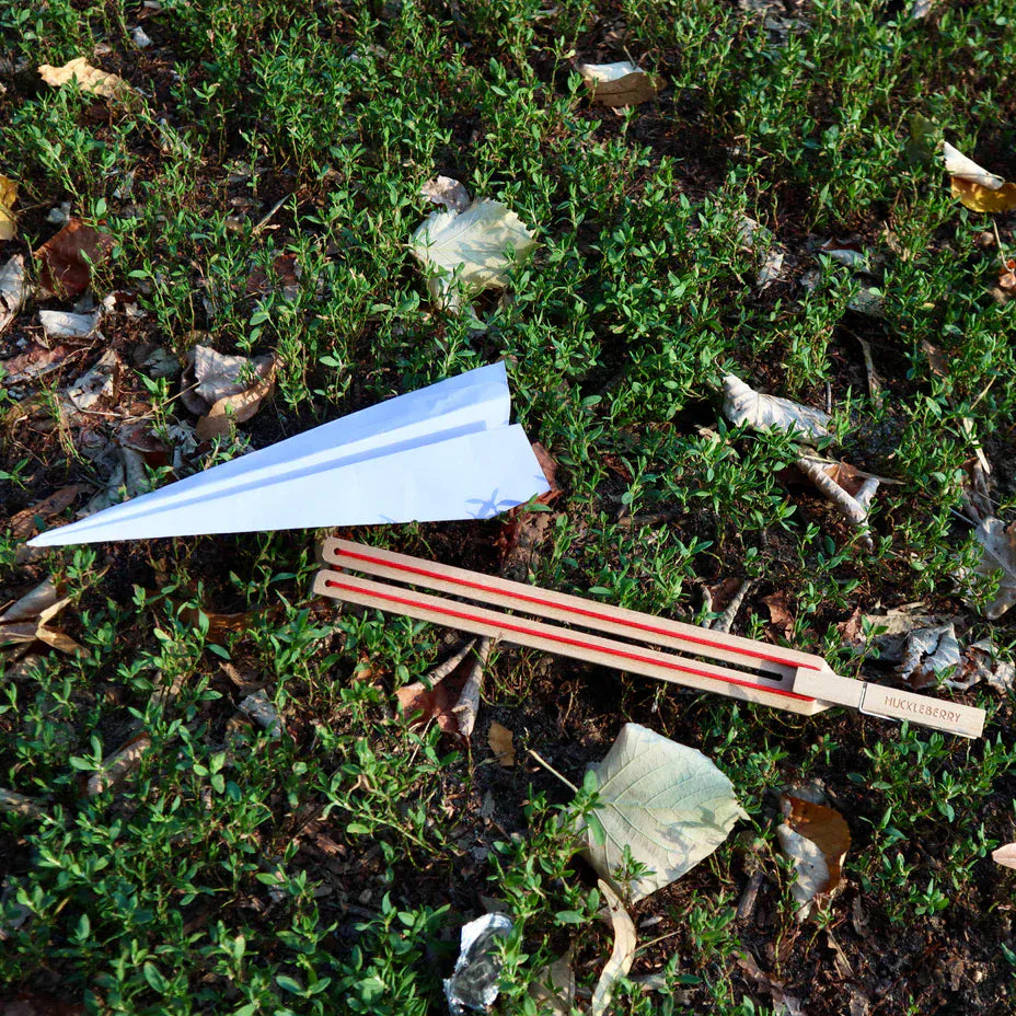 Kikkerland Gifts Huckleberry Paper Plane Launcher