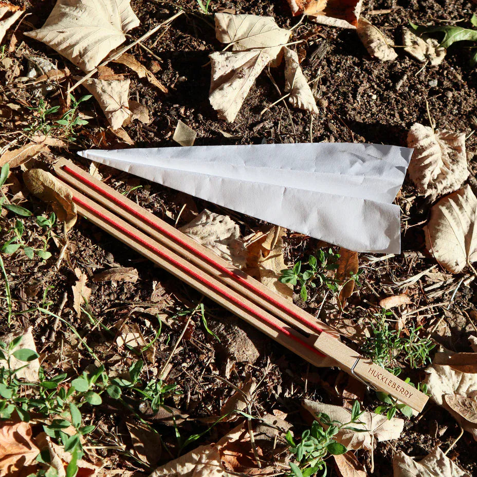 Kikkerland Gifts Huckleberry Paper Plane Launcher