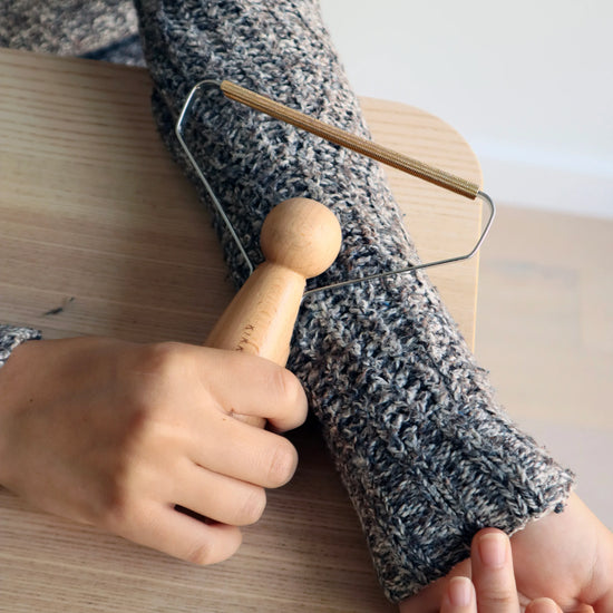 Kikkerland Gifts Mr. Lint