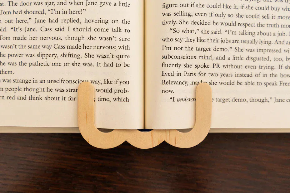 Kikkerland Gifts Page Holder