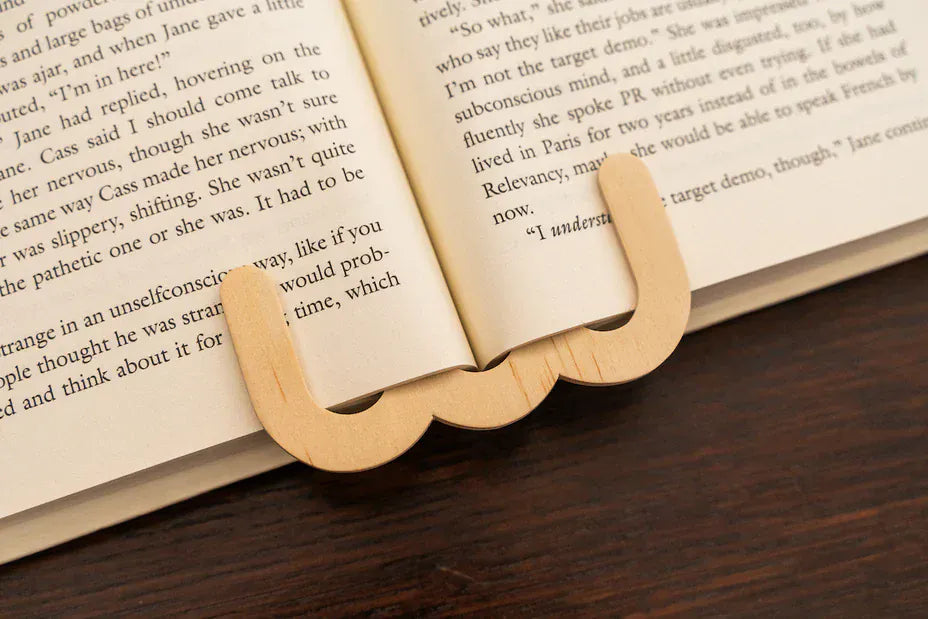 Kikkerland Gifts Page Holder