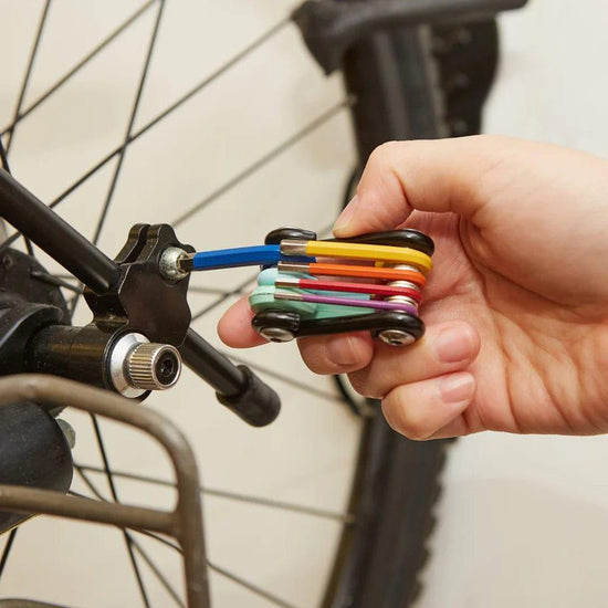 Kikkerland Gifts Rainbow 7-in-1 Multitool