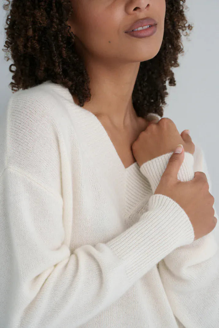 Lilly Pilly Knitwear June Cashmere Knit in Ivory