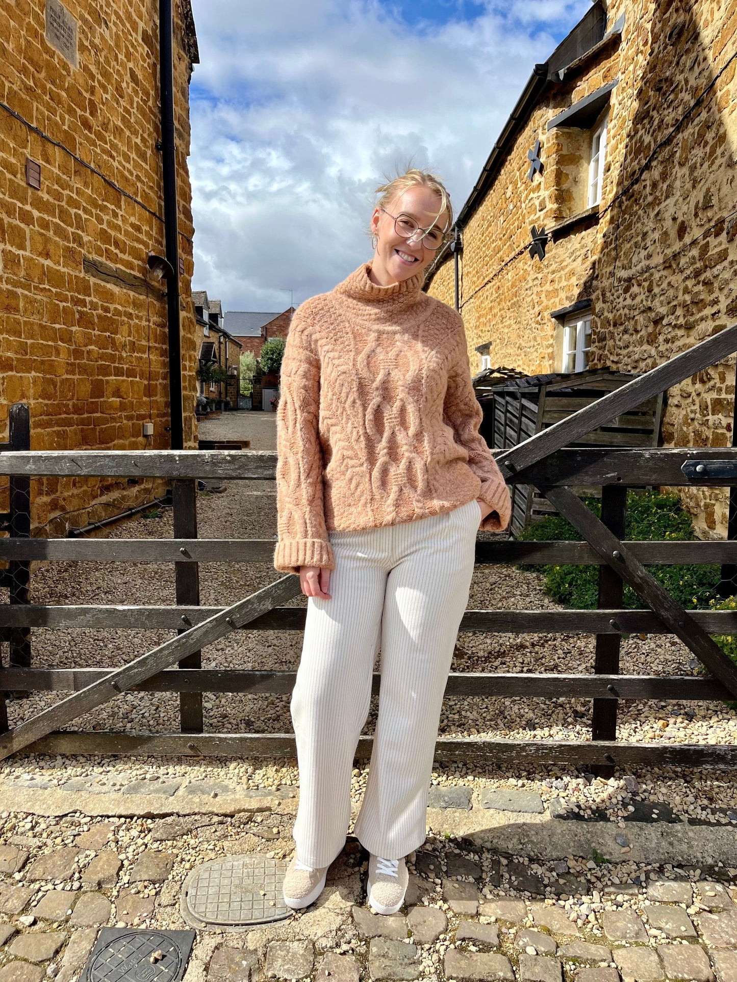 LUNA LLENA Trousers Pinstripe Trousers in Cream