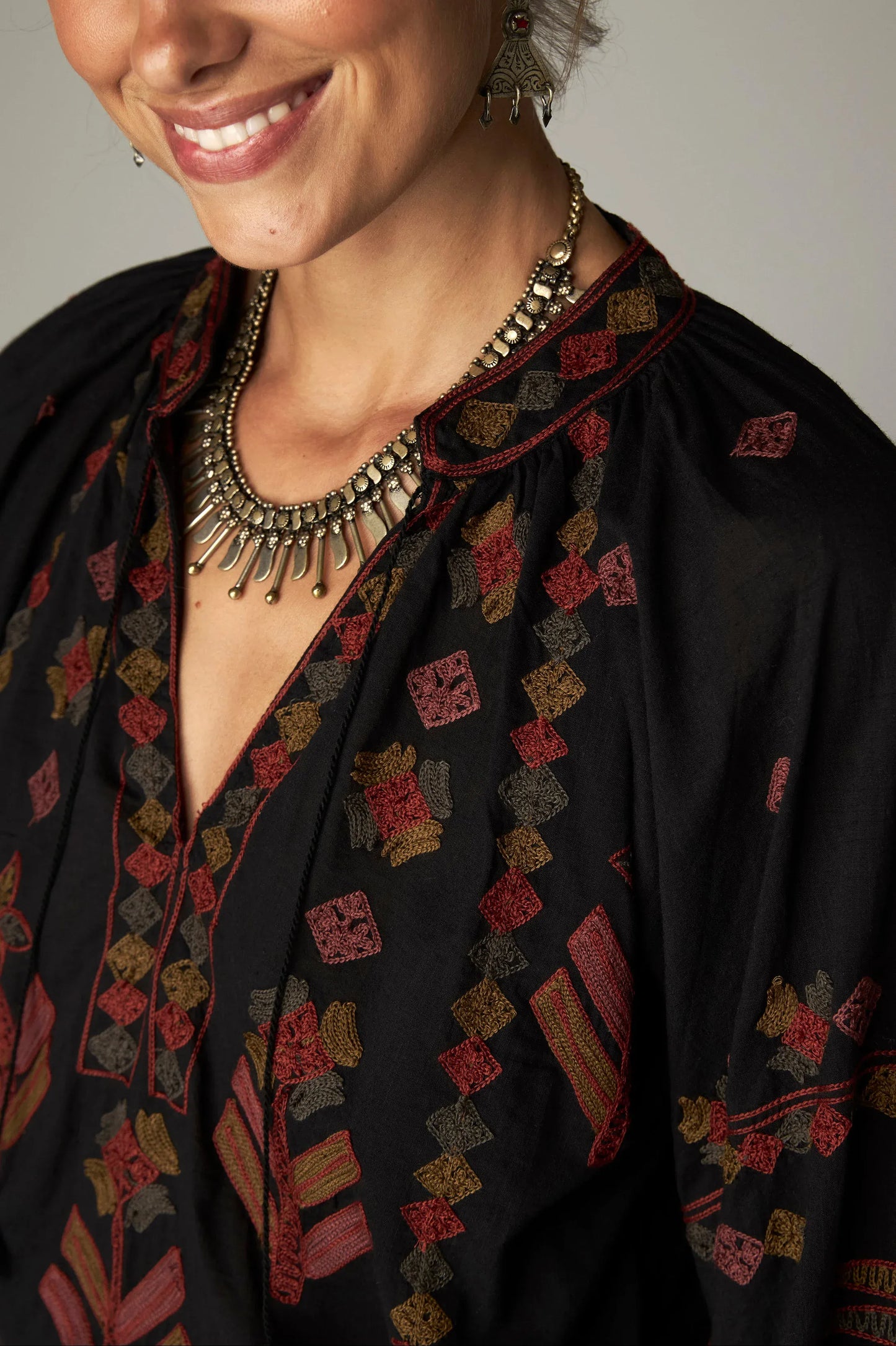 Maison Hotel Tops Arrows Robin Top in Charcoal