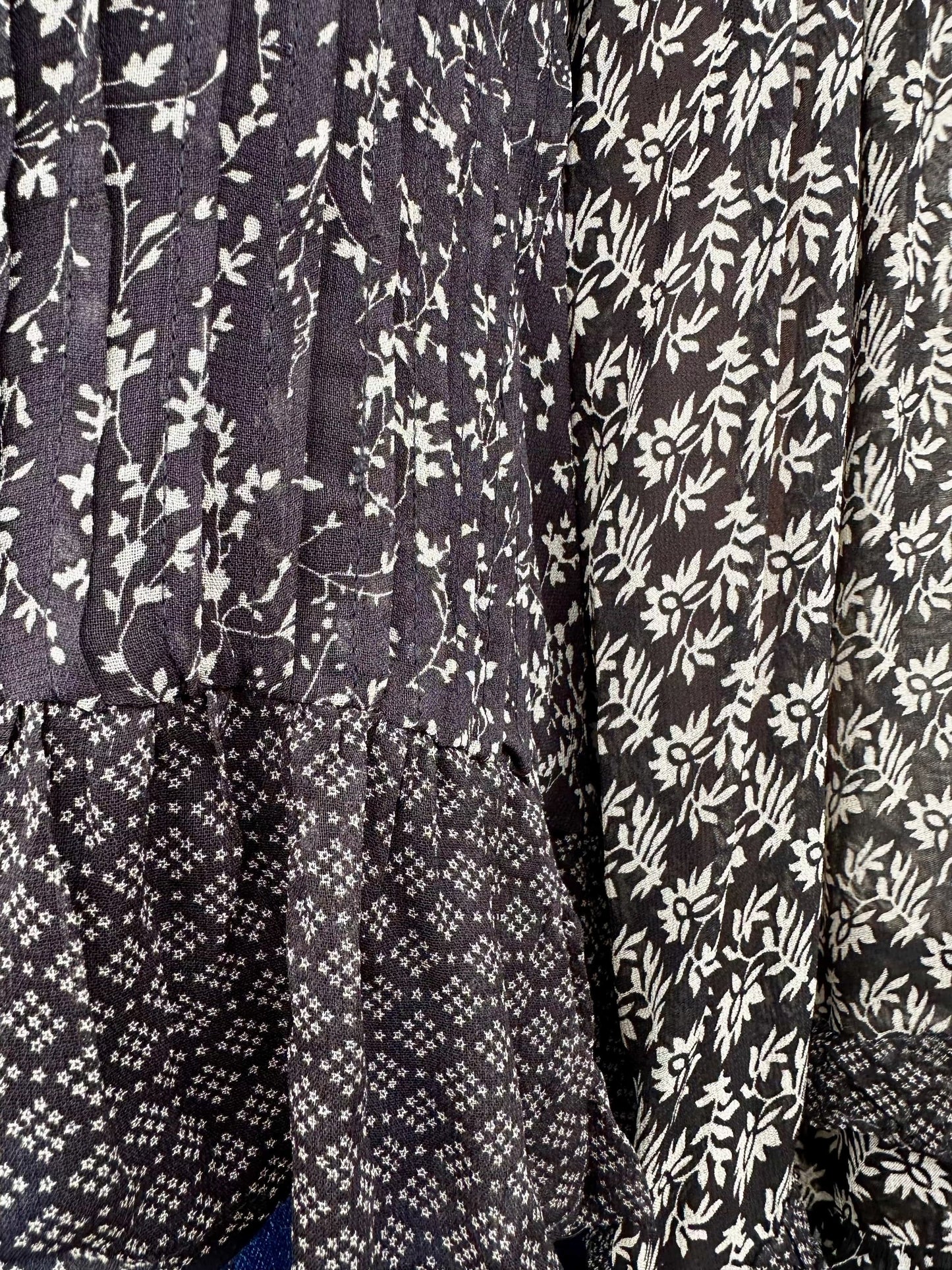 Maison Hotel Tops Catalina Top in Black Sheep