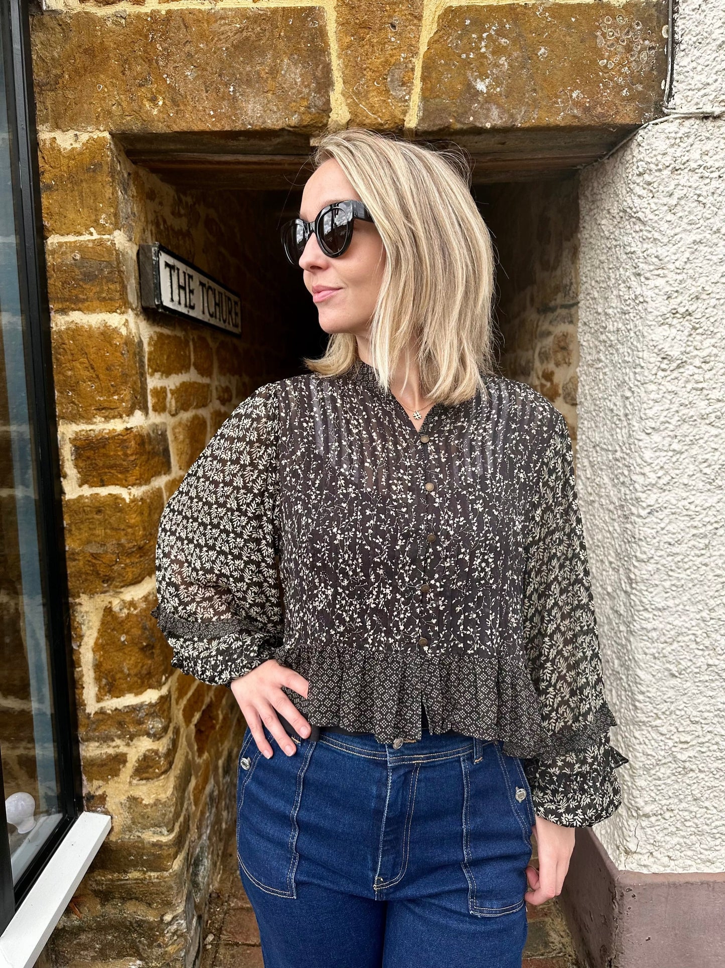 Maison Hotel Tops Catalina Top in Black Sheep