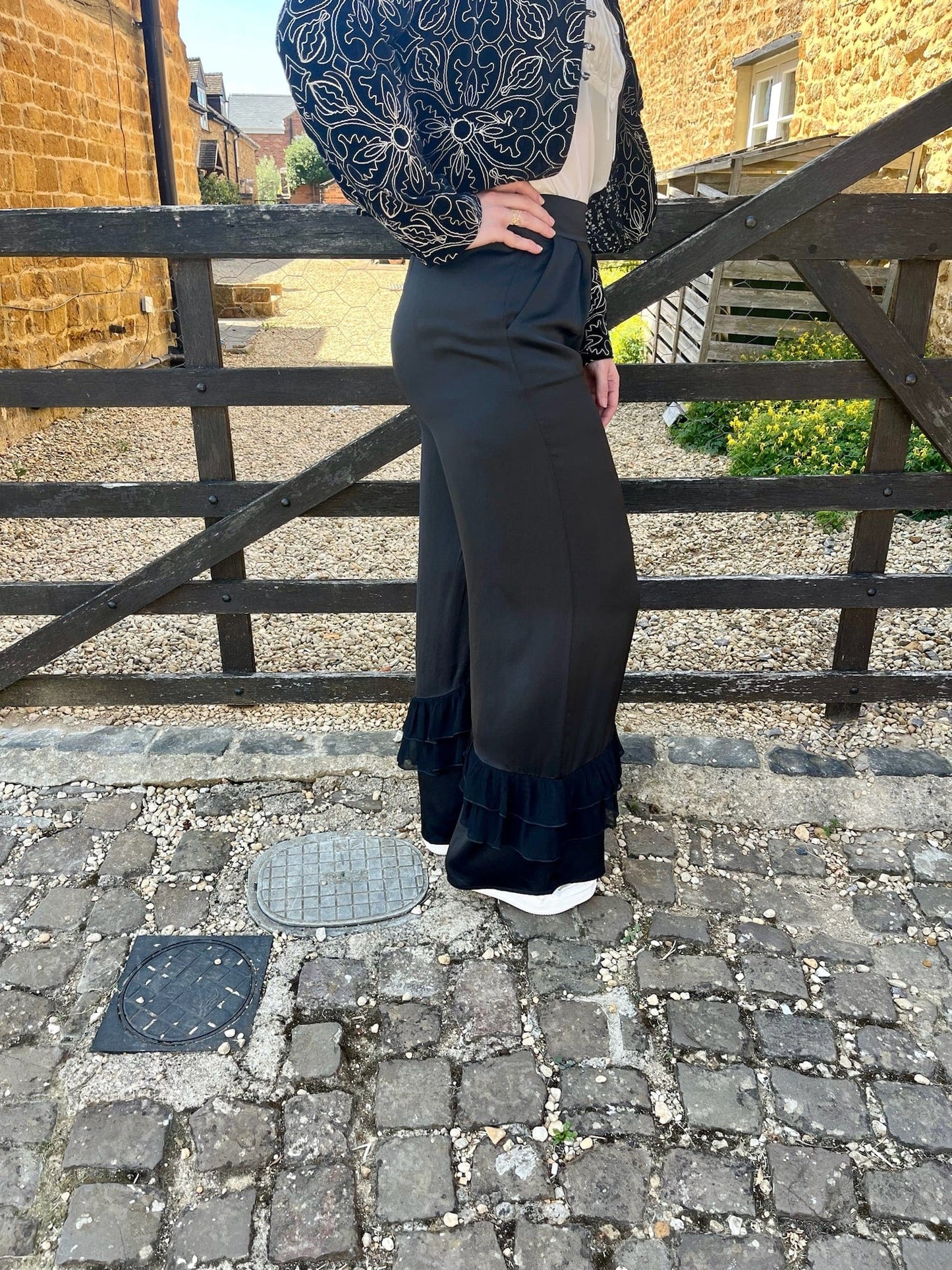Maison Hotel Trousers Lucia Trousers in Noir