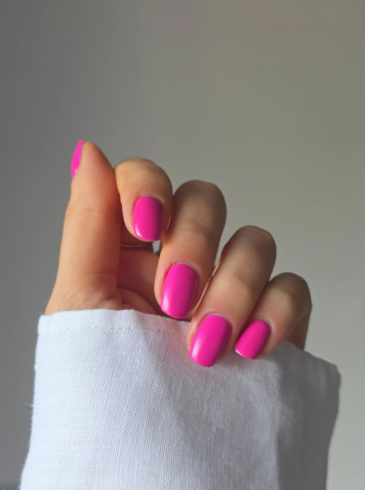 Nailberry Bath & Body Nailberry L’Oxygéné Oxygenated Nail Polish - Electric Pink