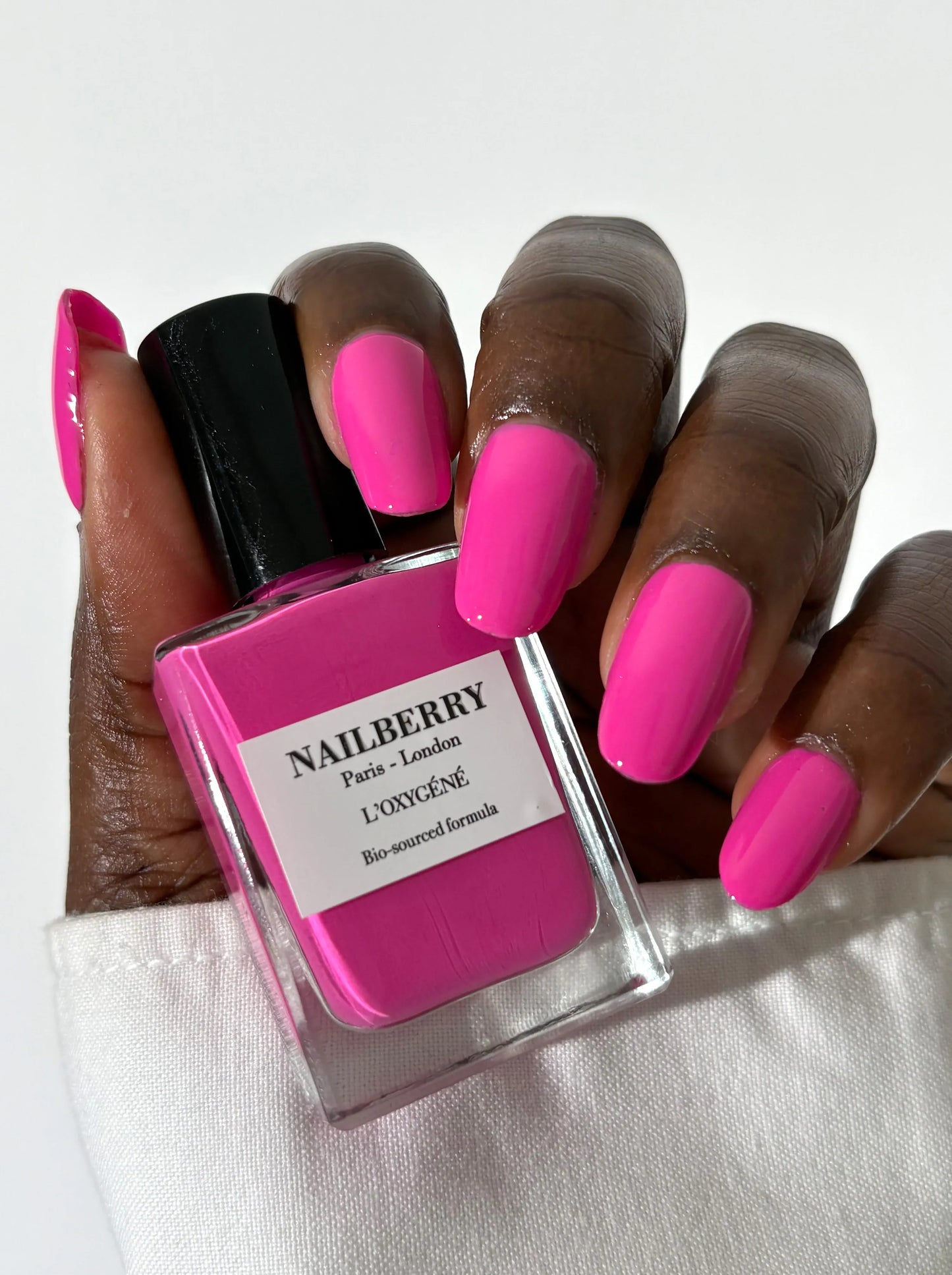 Nailberry Bath & Body Nailberry L’Oxygéné Oxygenated Nail Polish - Electric Pink