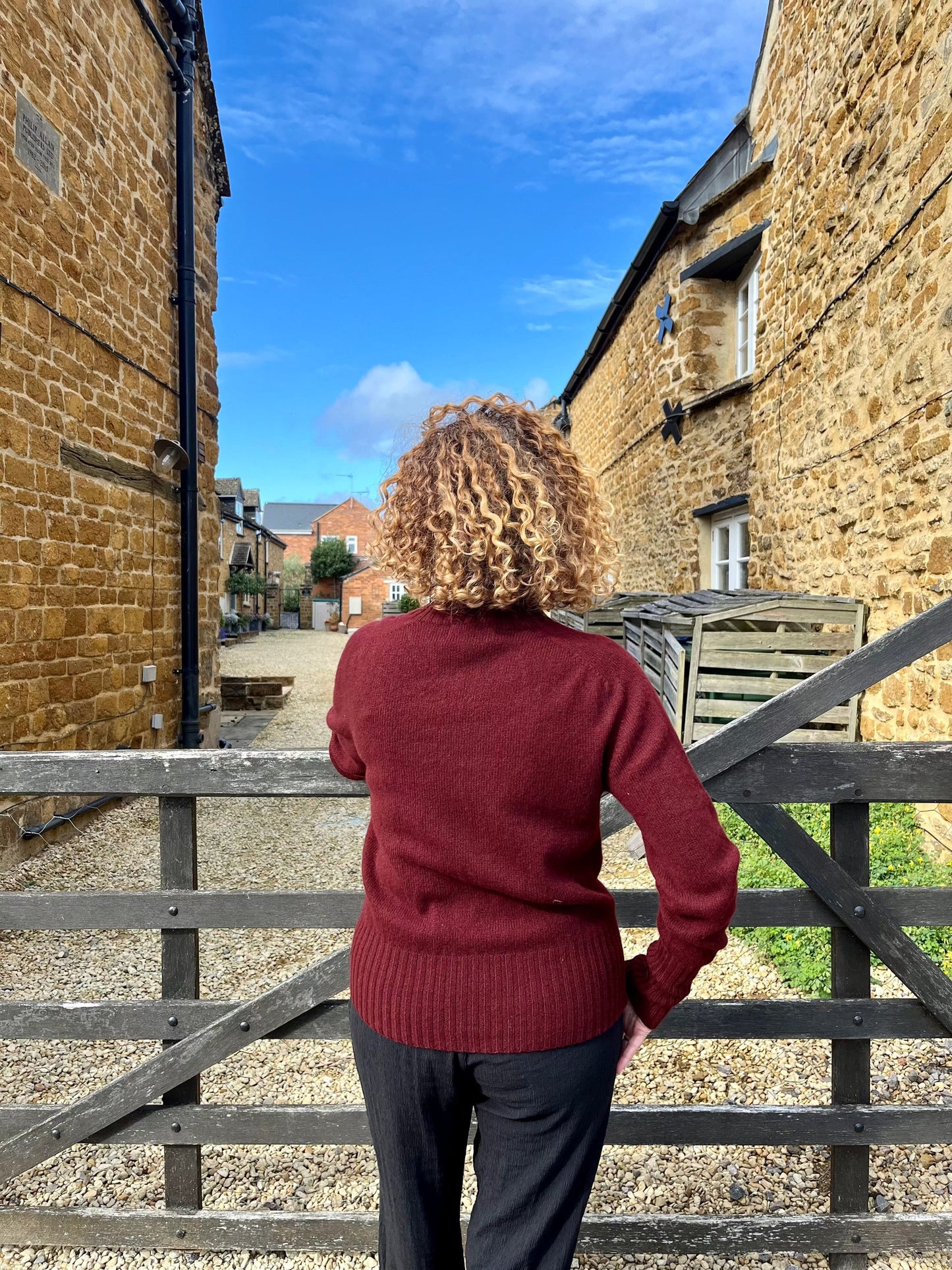 NELLIE&DOVE Jumpers Glenfinnan Ribbed Roll Neck Jumper in Port