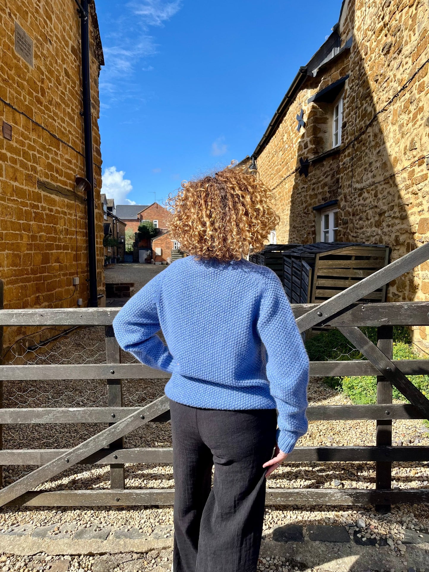 NELLIE&DOVE Jumpers No. 1 Jumper in Moss Stitch Cornflower