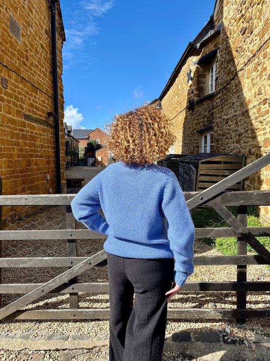 NELLIE&DOVE Jumpers No. 1 Jumper in Moss Stitch Cornflower