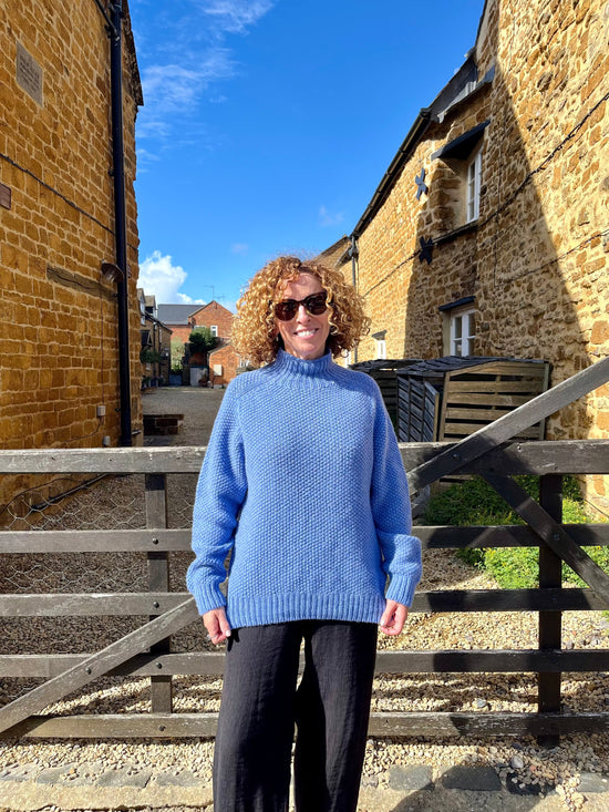 NELLIE&DOVE Jumpers No. 1 Jumper in Moss Stitch Cornflower