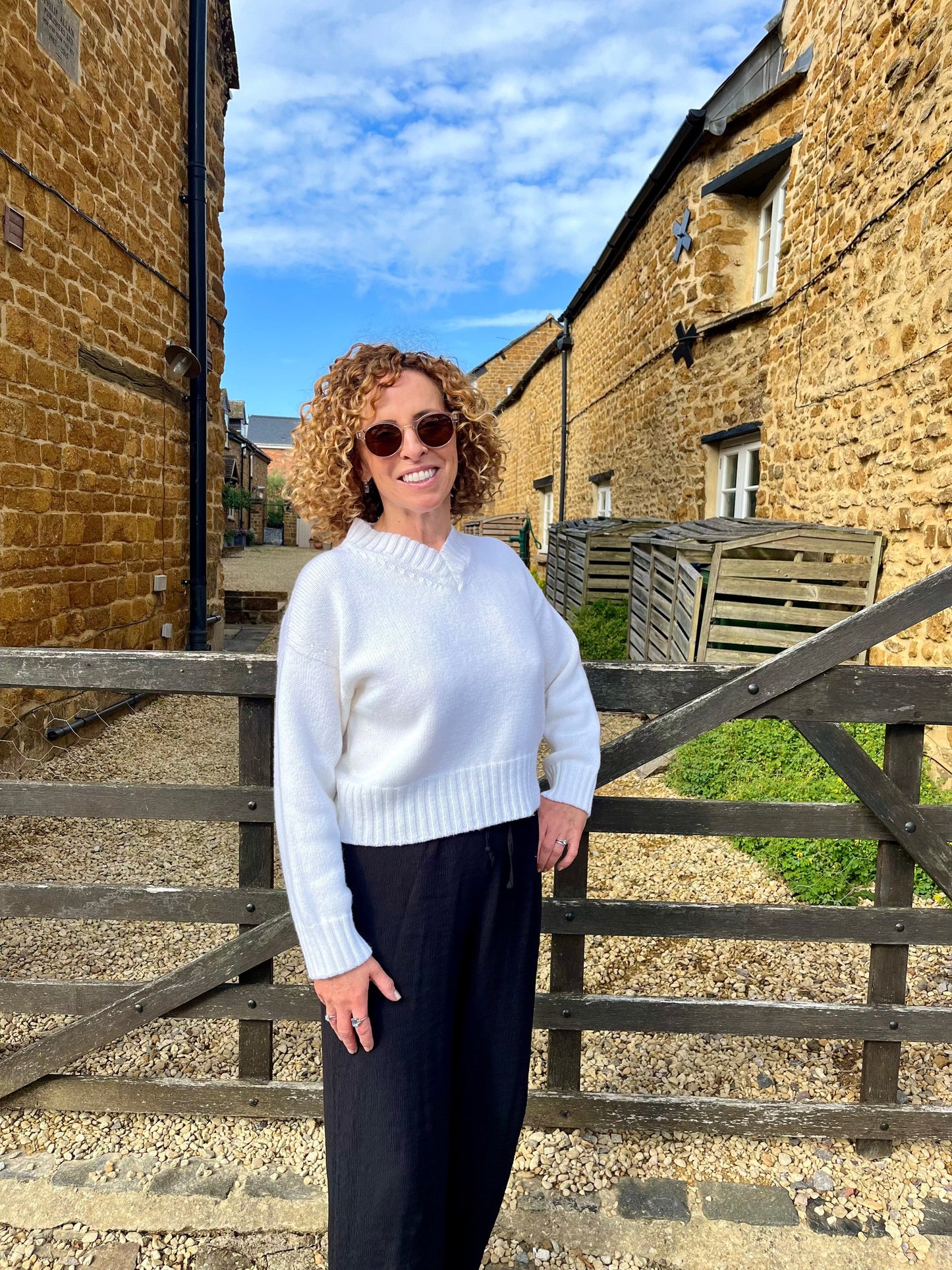 NELLIE & DOVE Knitwear Ivory Snowdrop V-Neck