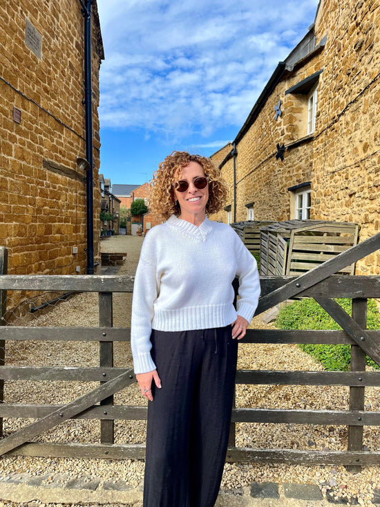 NELLIE & DOVE Knitwear Ivory Snowdrop V-Neck