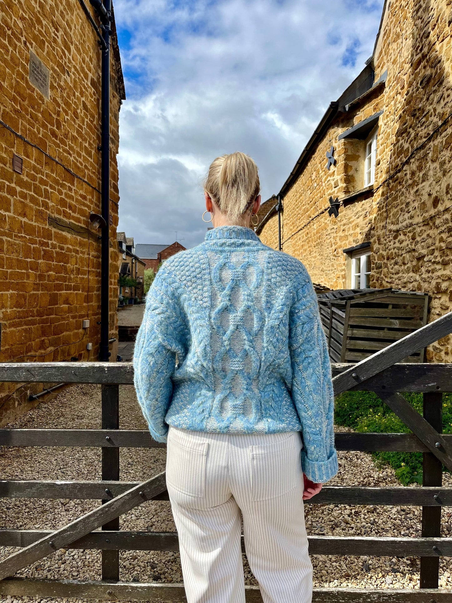 ONE COLLECTIVE Knitwear Annecy Knit in Light Teal