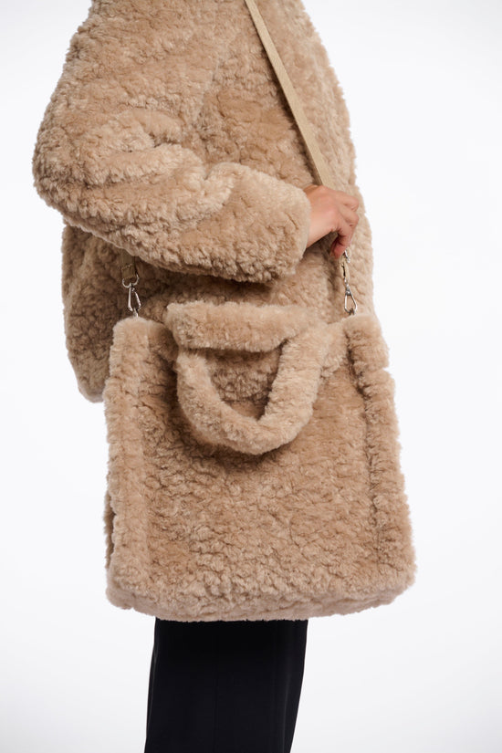 Rino & Pelle Bags Brax Faux Fur Shopper in Oat