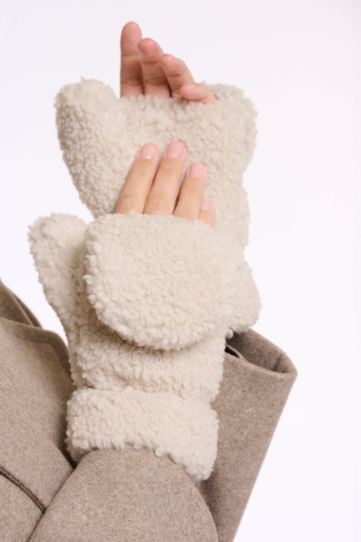 Rino & Pelle Hats & Gloves Aleida Teddy Gloves in Birch
