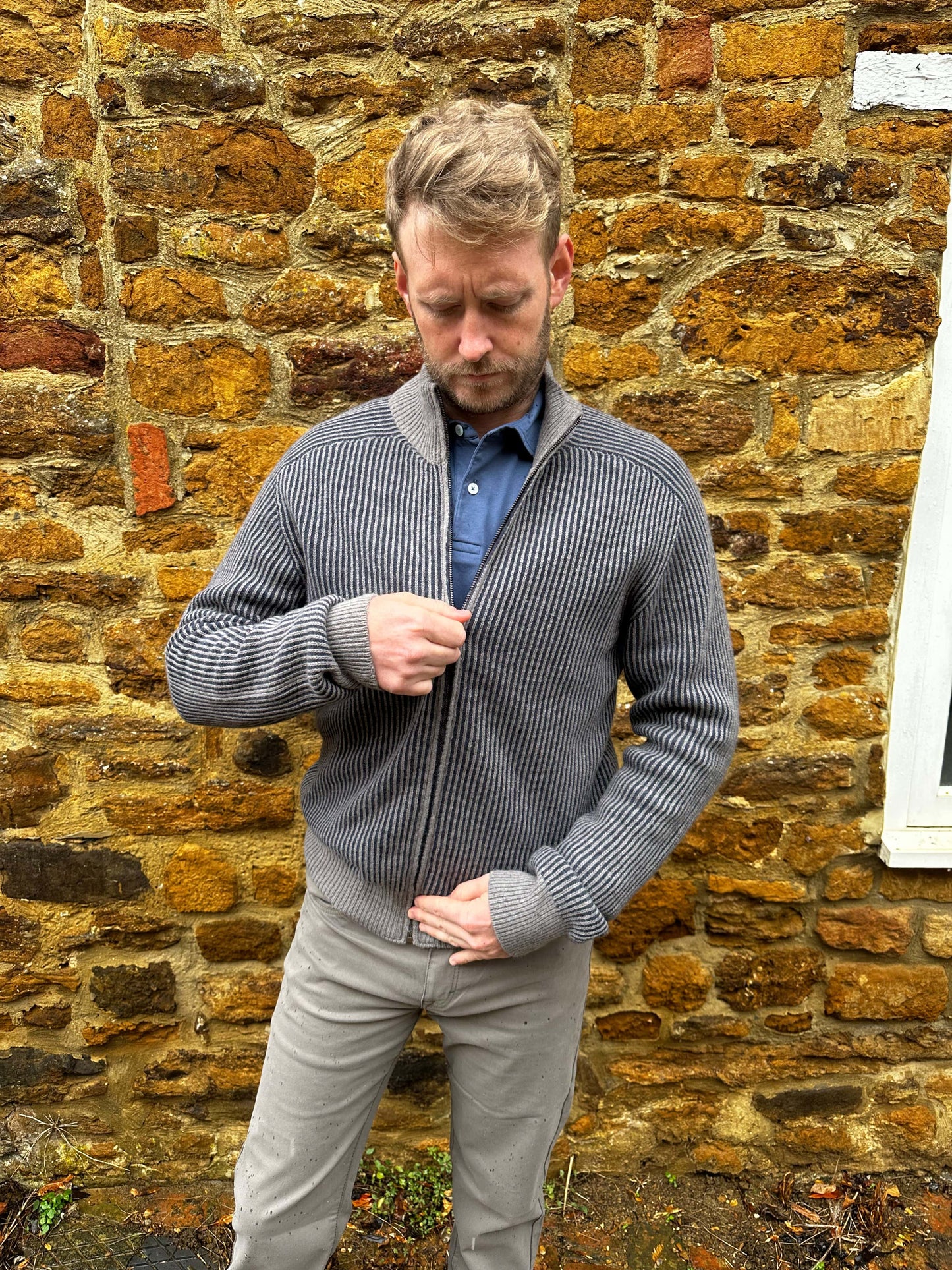 SAND - Mens Mens Knitwear Ingram Full Zip Knit in Navy & Grey