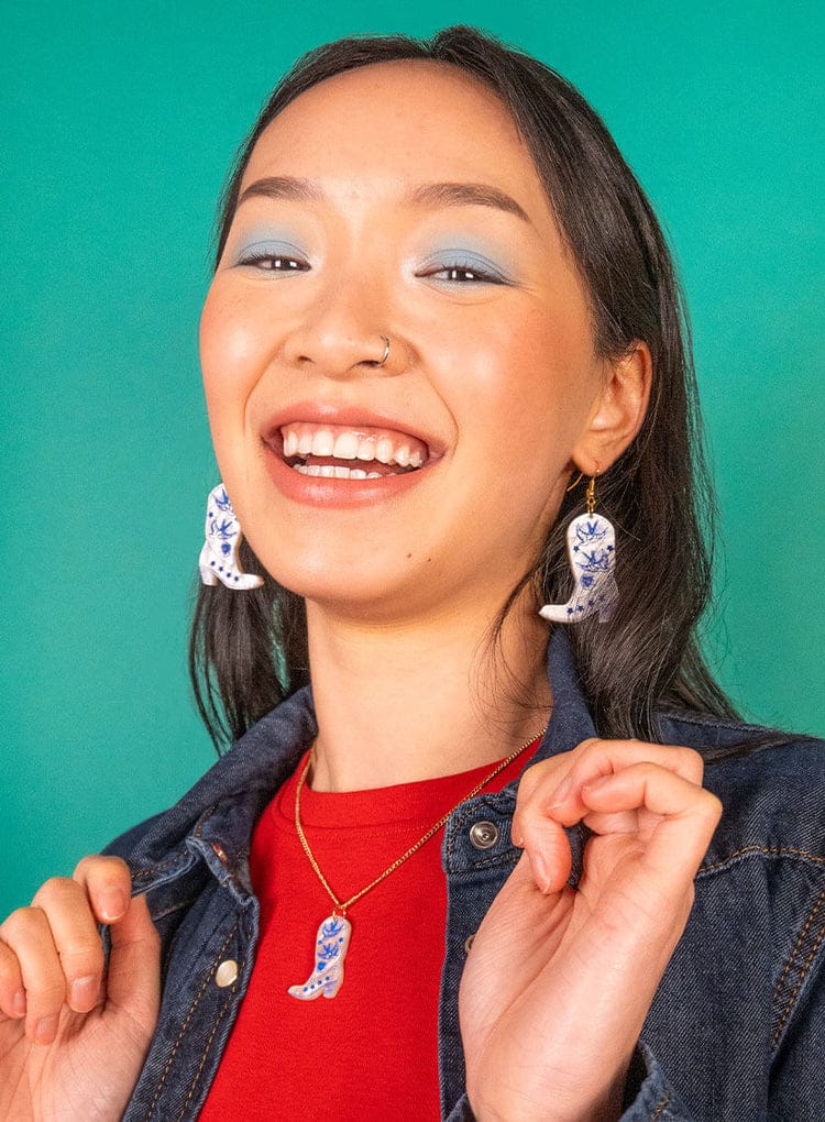 Tatty Devine Jewellery Cowboy Boot Pendant Necklace - Cream Pearl