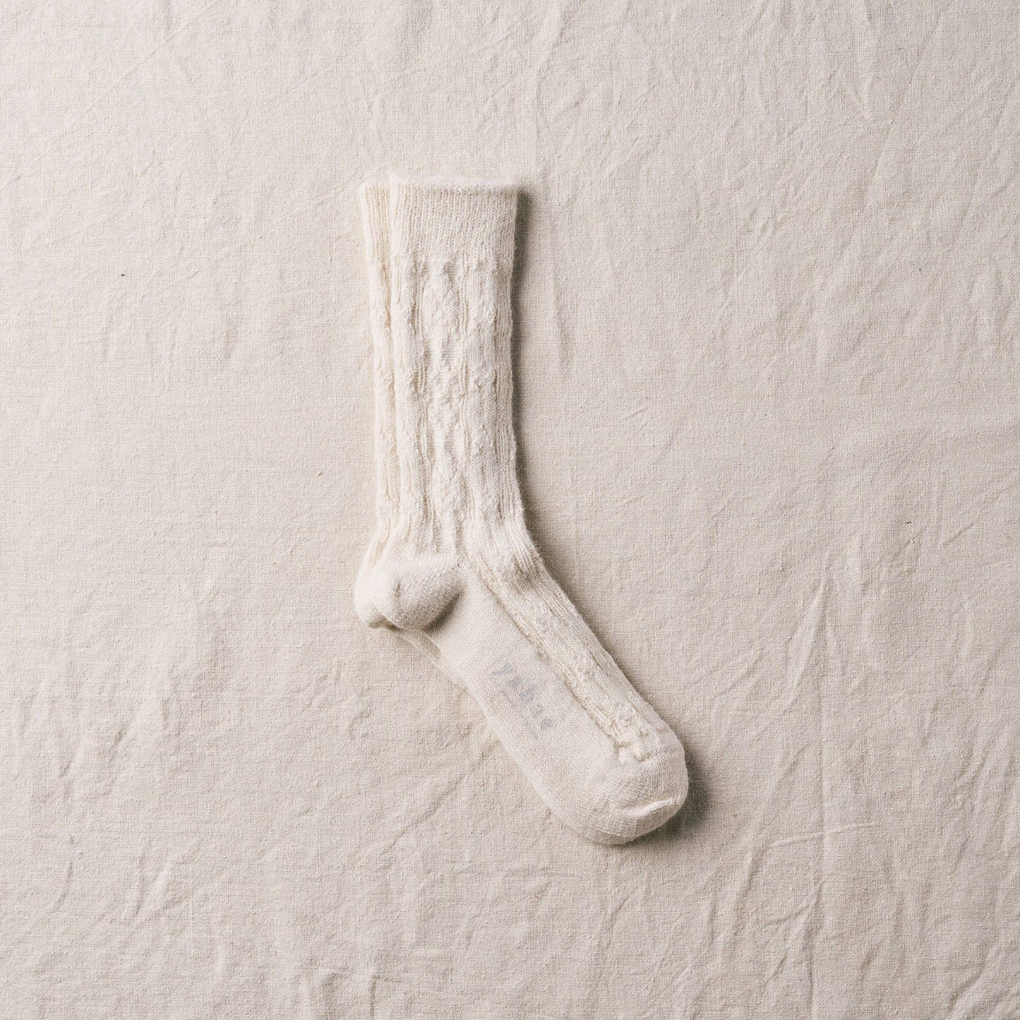 YAHAE Ladies Socks SIZE M (25-27 cm EU 40-44) Alpaca Cable Pattern Socks: Natural in Medium