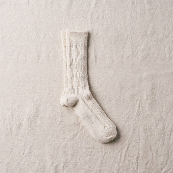 YAHAE Ladies Socks SIZE M (25-27 cm EU 40-44) Alpaca Cable Pattern Socks: Natural in Medium