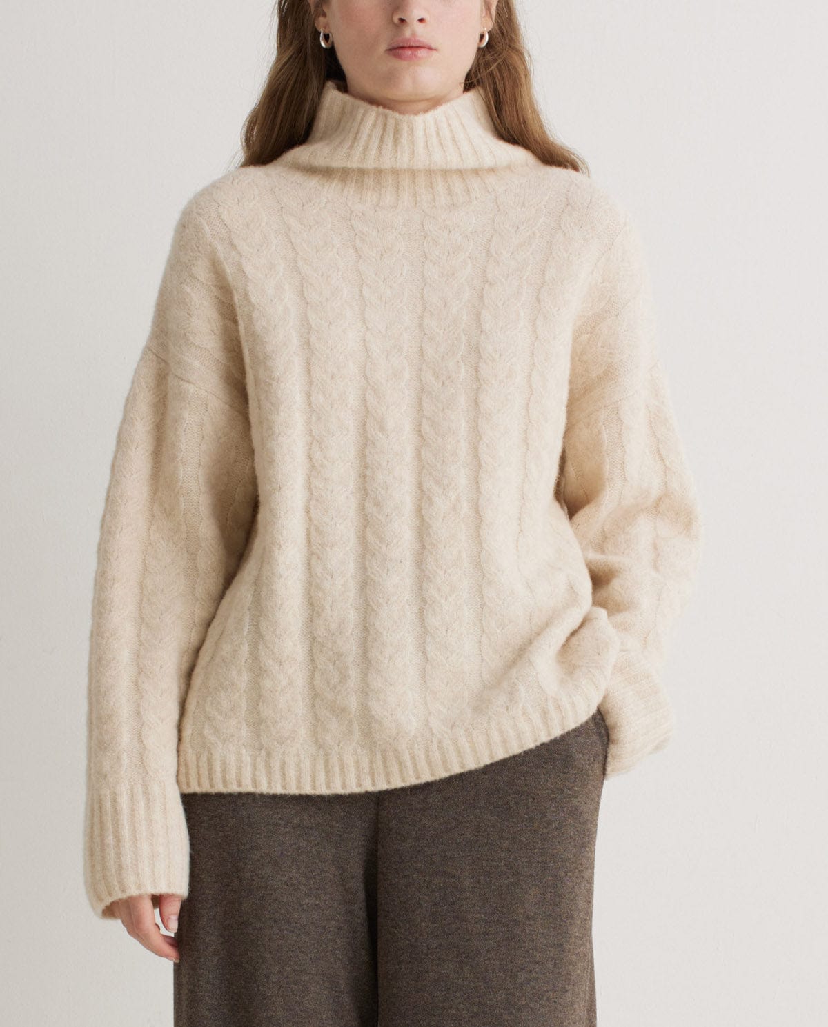Yerse Knitwear Country Cable Knit Jumper in Cream