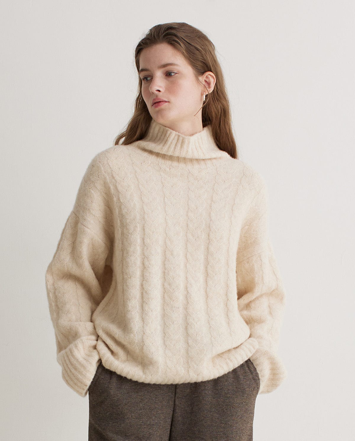 Yerse Knitwear Country Cable Knit Jumper in Cream