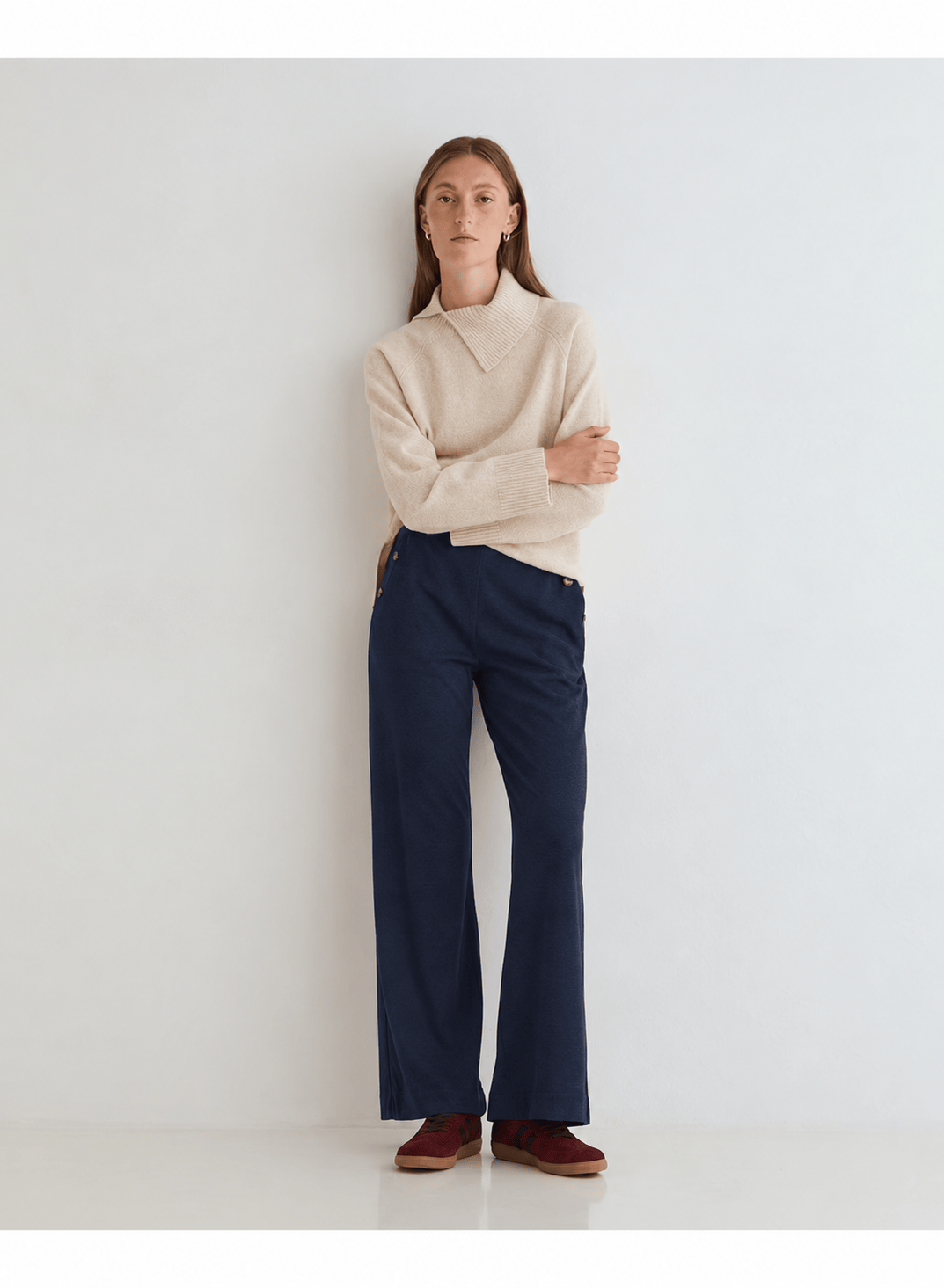 Yerse Trousers The Sloane Button-Detail Trousers in Navy