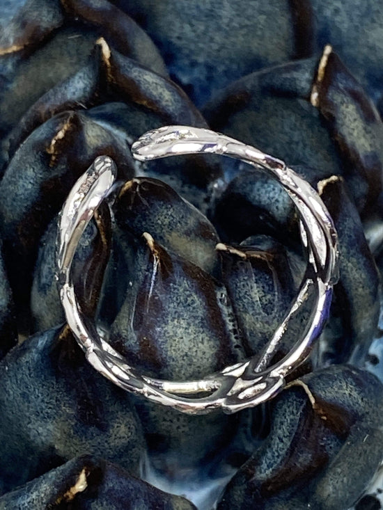 AZUNI LONDON Jewellery Thalia Small Sculptural Ring in Silver