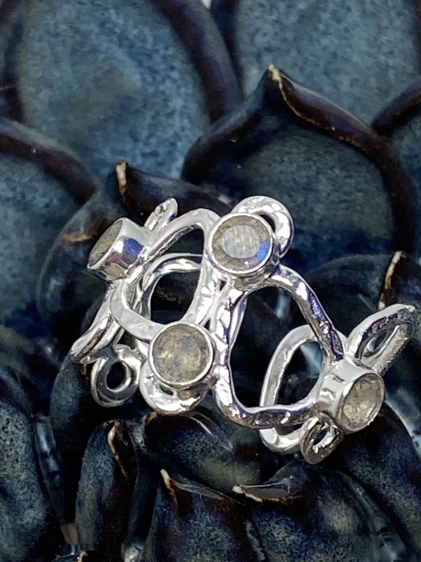 AZUNI LONDON Rings Thalia Small Silver Sculptural Ring in Labradorite