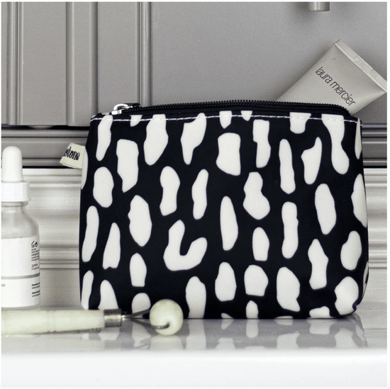 Load image into Gallery viewer, brownstone Accessories Make Up Bag in Rock Pool Design
